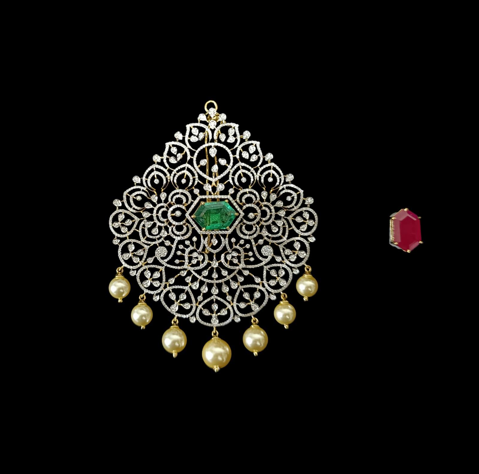 LOCKET 19.83 gms