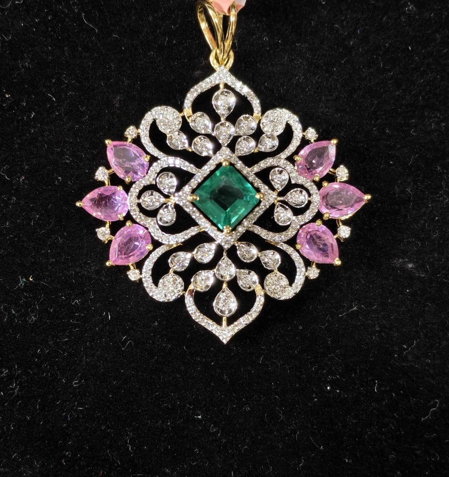 LOCKET 9.02 gms