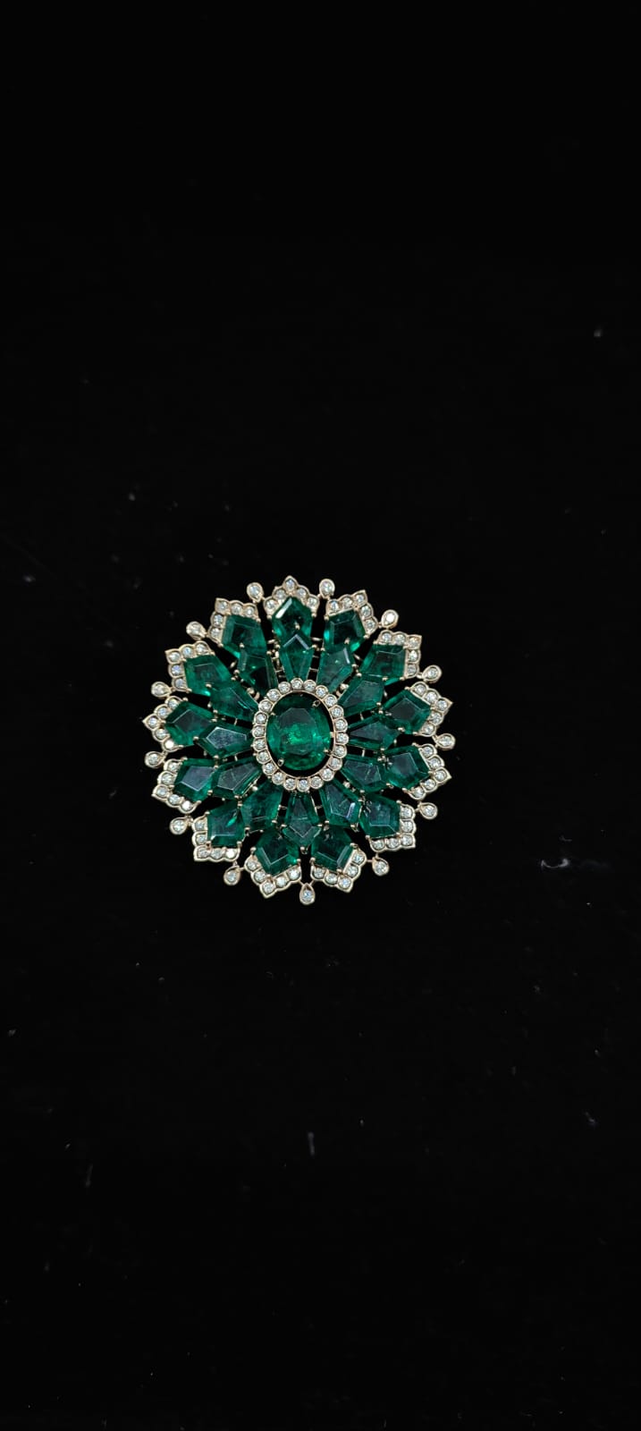 LOCKET 23.69 gms