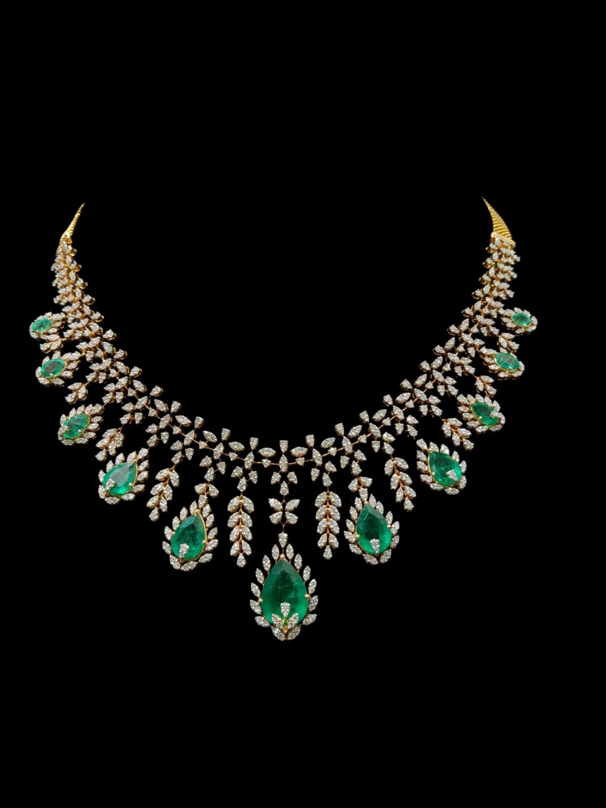 NECKLACE 58.82 gms