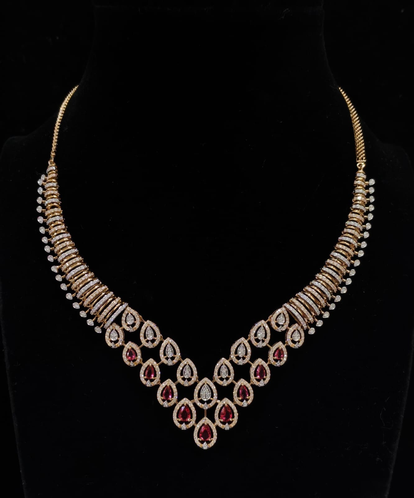 NECKLACE 80.93 gms