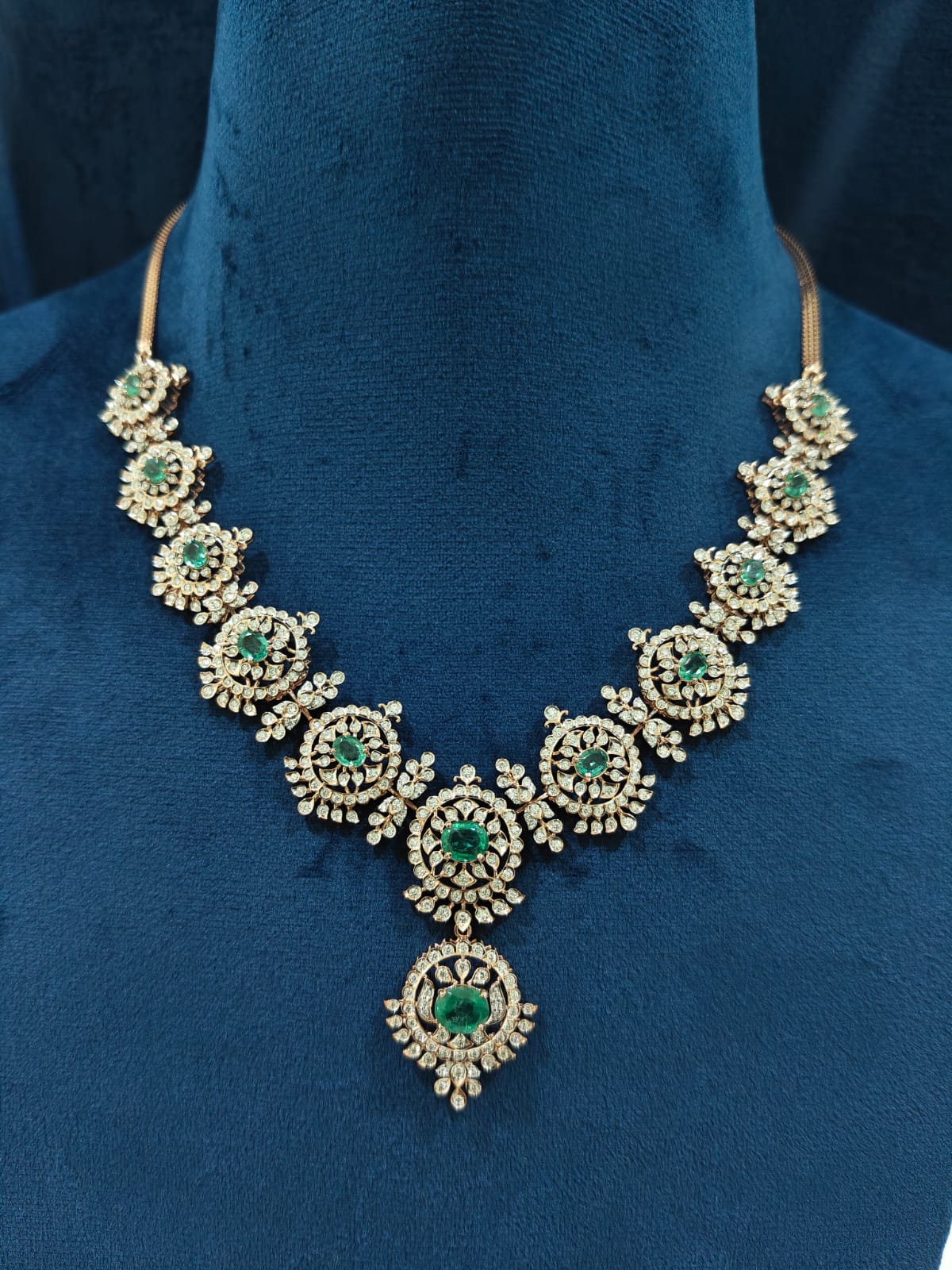 NECKLACE 33.08 gms