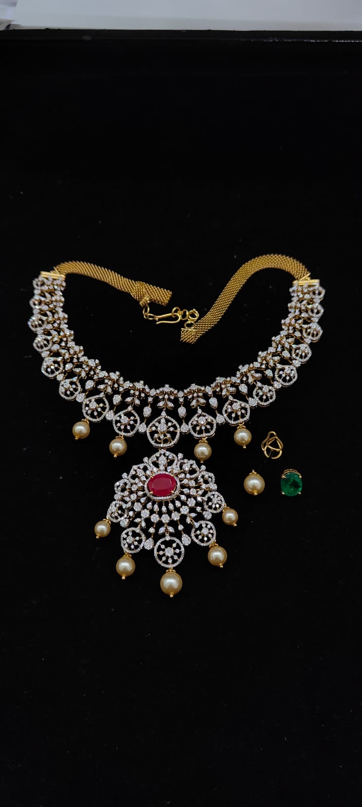 NECKLACE 84.85 gms