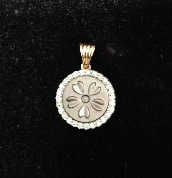 SM LOCKET 1.52 gms